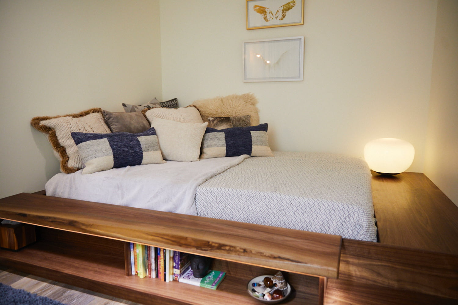 A bed with we our patients practice Ketamine Assisted Therapy. It's a calming room to much the experience as comfortable as possible.